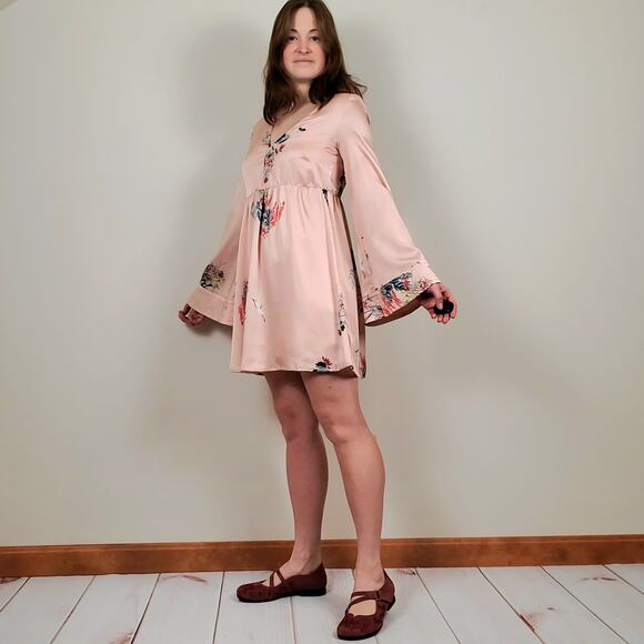 NWOT MNG Mango Floral Bell Sleeve Satin Dress Pink 4 - Picture 2 of 13